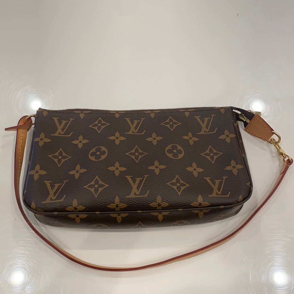 Louis Vuitton Pochette Accessoires Monogram